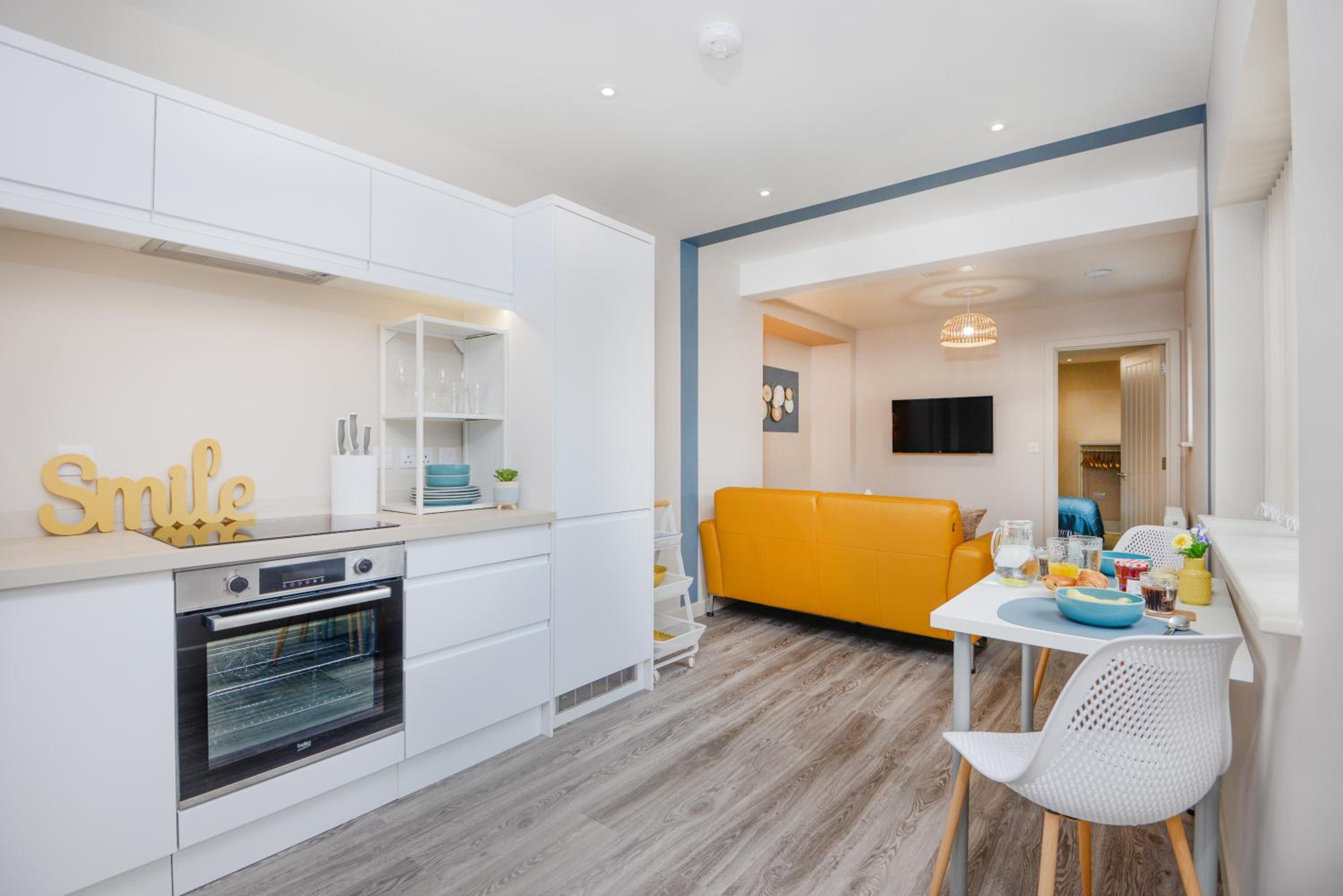 Apartment One - Private Car Park - King Bed - by Ocean City Retreats view 3