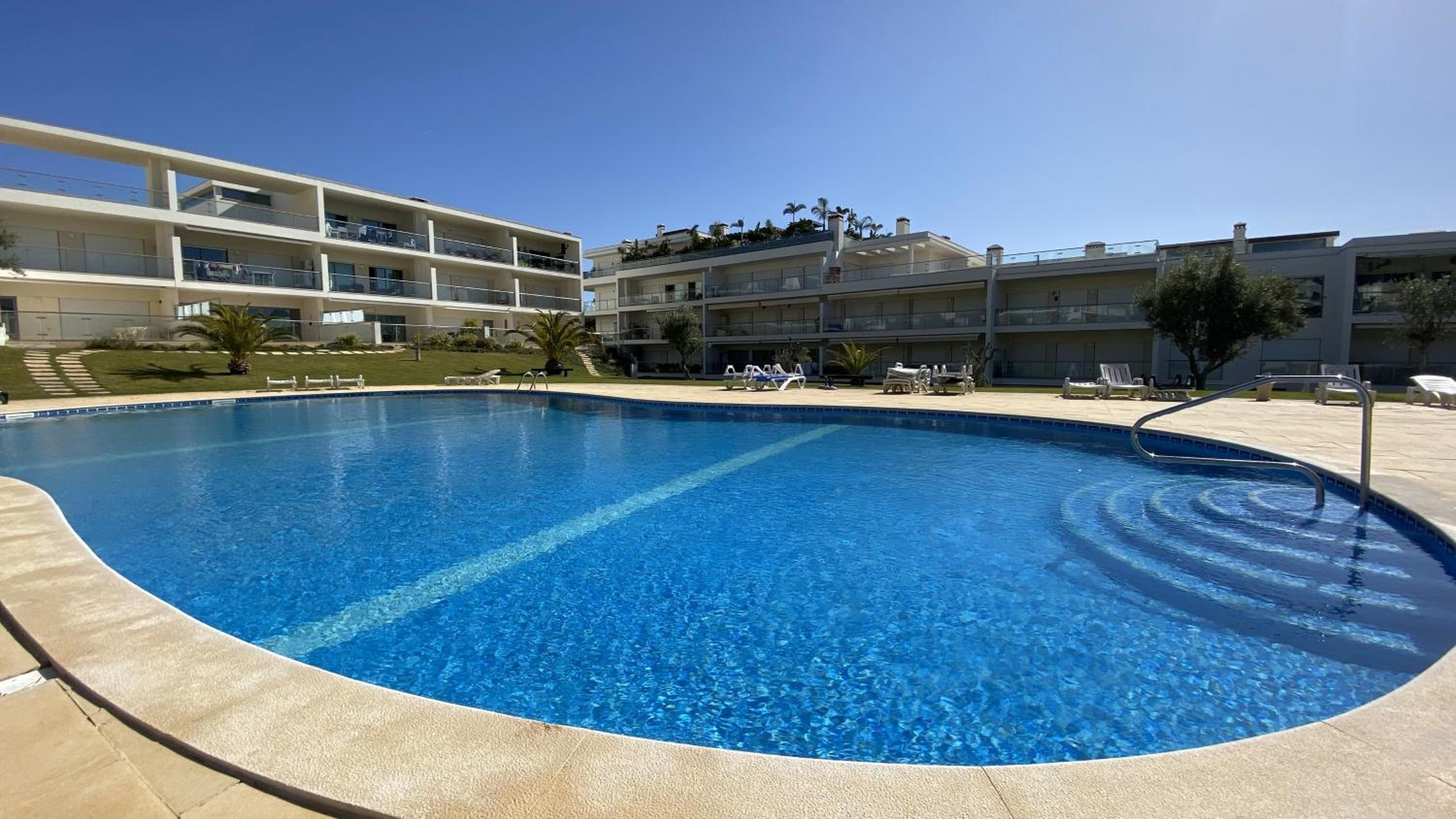 Charmant appartement, calme avec vue piscine, 1km de la plage, Olhos de Água photo 2