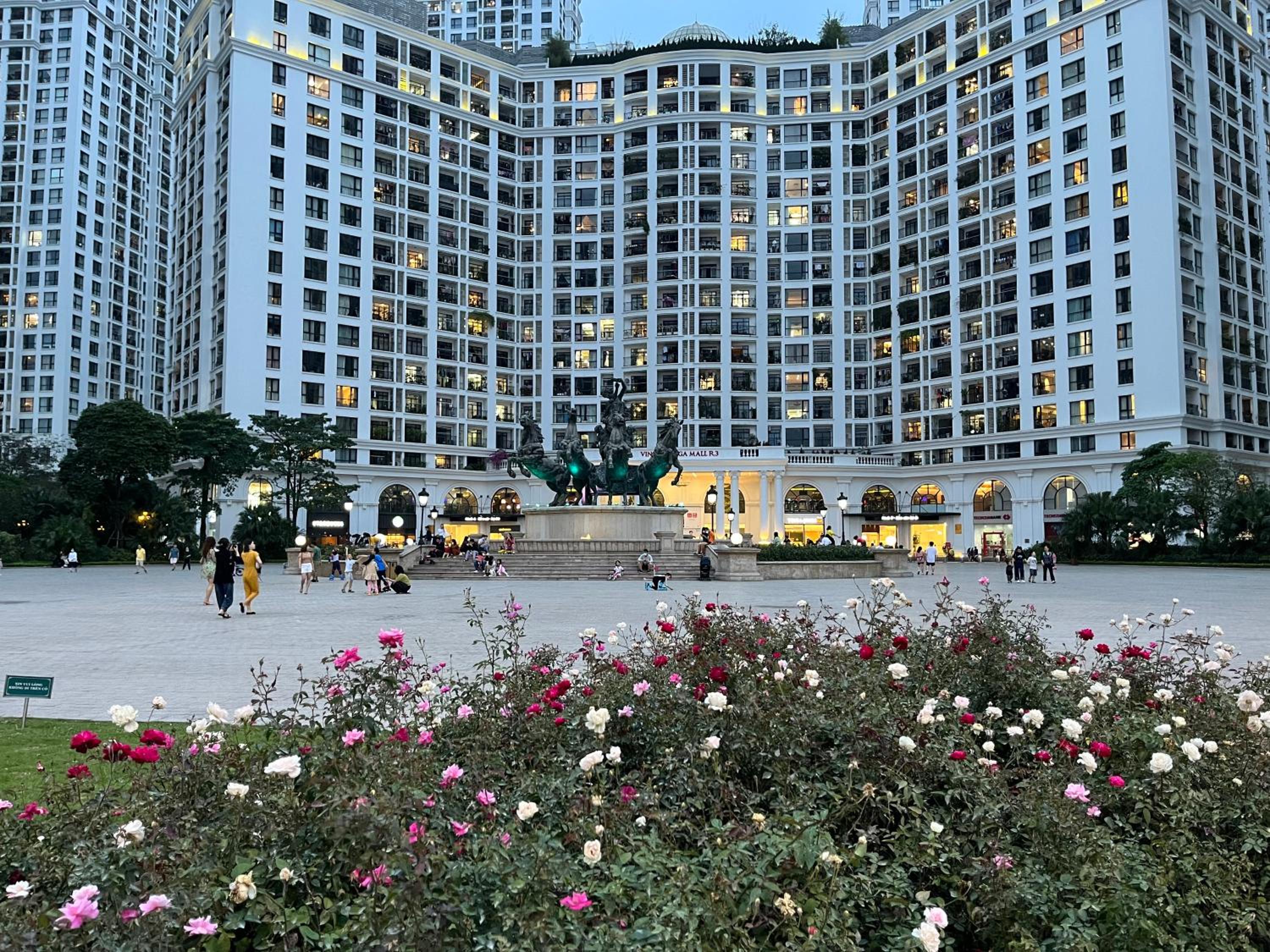 Vinhomes Royal City Luxury Apartment 3Br