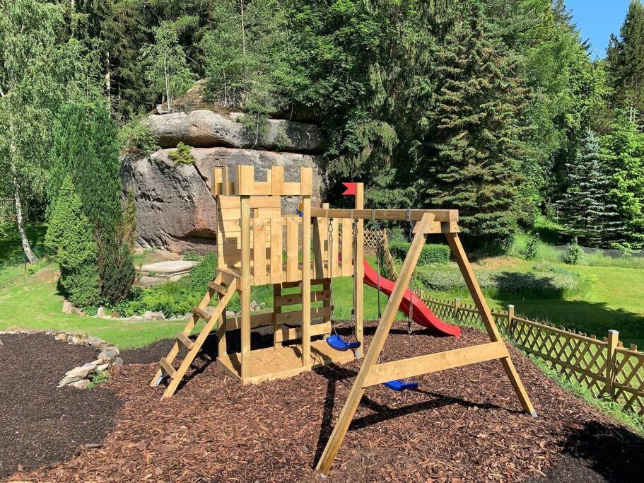 Wellness & Wirlpool-Oase am Wald - Waldferienhaus Dunja in Oybin