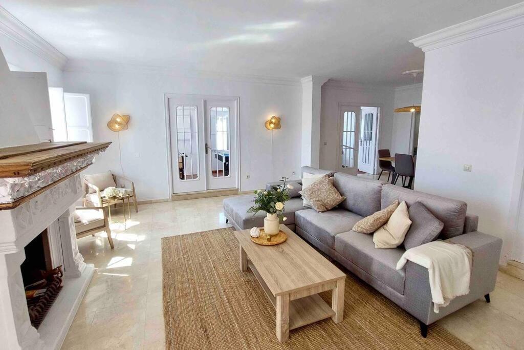 Caleta Beach House Villa Beatriz Sinese Design