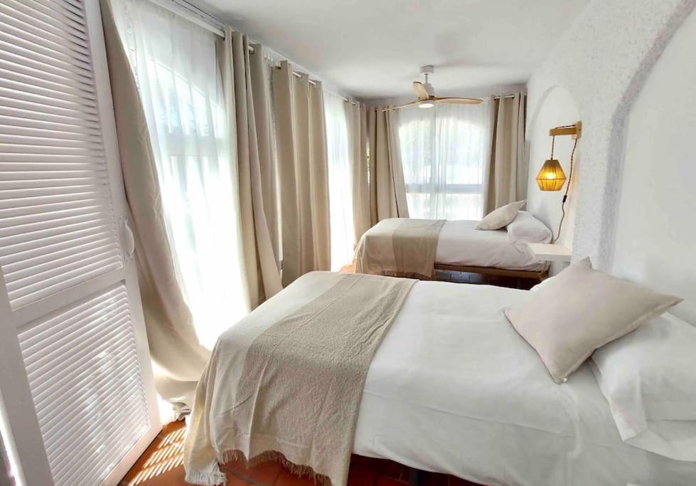 Caleta Beach House Villa Beatriz Sinese Design