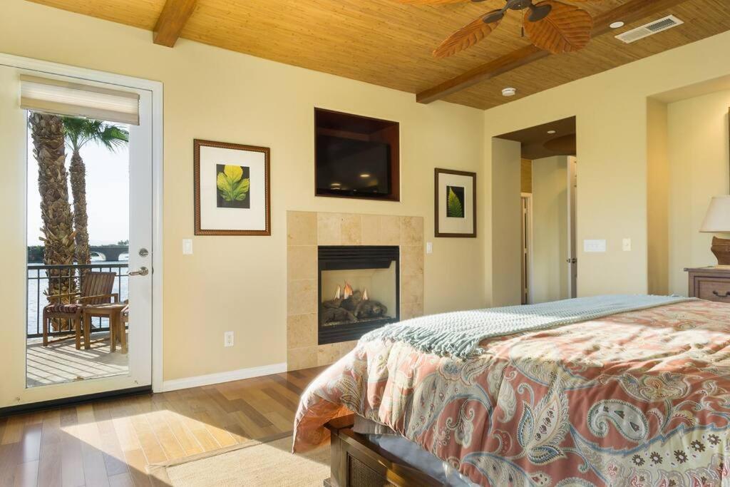 Terra Lago Villa Lake, Mountain and Desert view, Coachella Getaway - Property Image 19