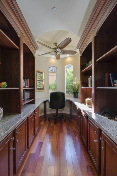 Terra Lago Villa Lake, Mountain and Desert view, Coachella Getaway - Property Image 3