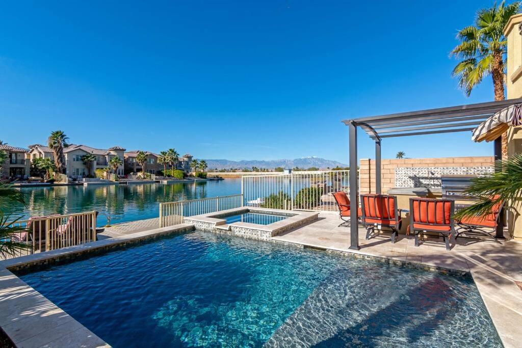 Terra Lago Villa Lake, Mountain and Desert view, Coachella Getaway - Property Image 5