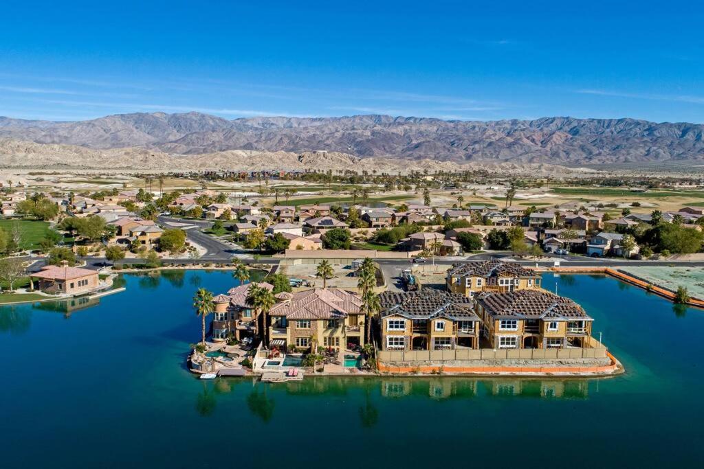 Terra Lago Villa Lake, Mountain and Desert view, Coachella Getaway - Property Image 20