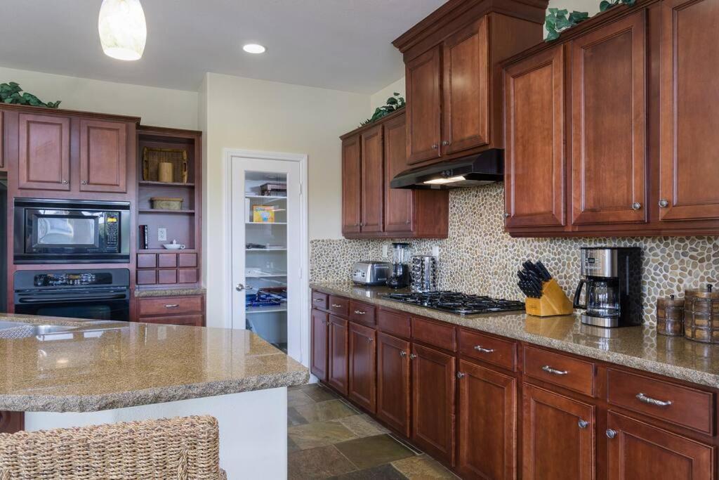Terra Lago Villa Lake, Mountain and Desert view, Coachella Getaway - Property Image 23