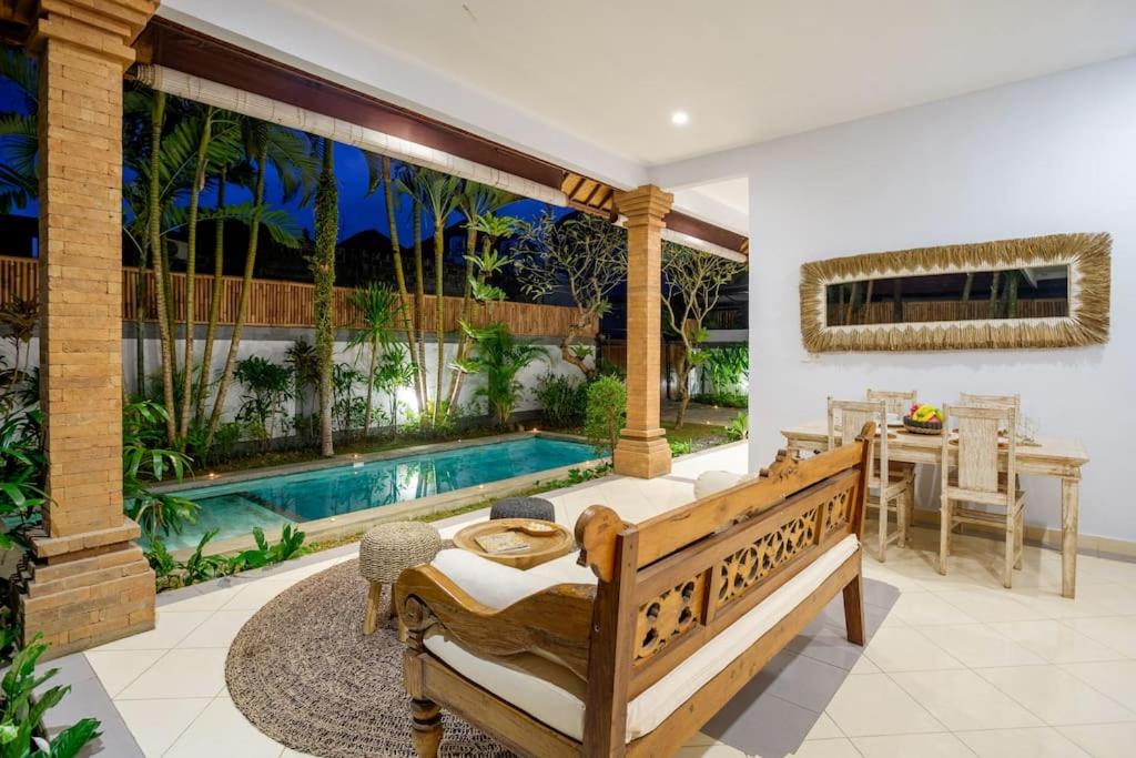 Amazing Villa Prime Location in Canggu - 15 Minutes Walk to the Beach view 2