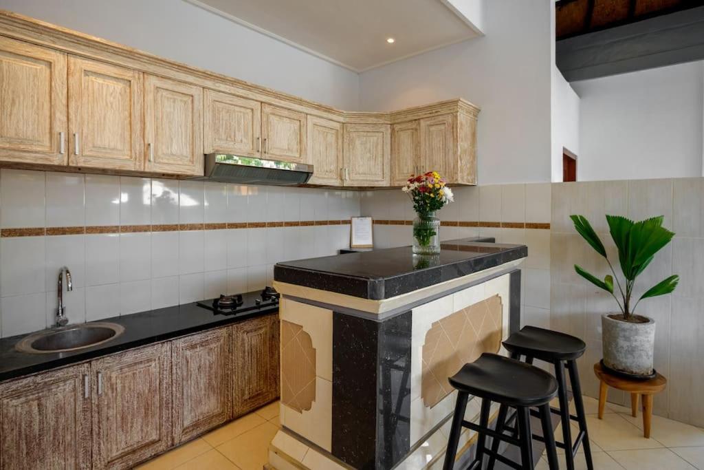 Amazing Villa Prime Location in Canggu - 15 Minutes Walk to the Beach view 3