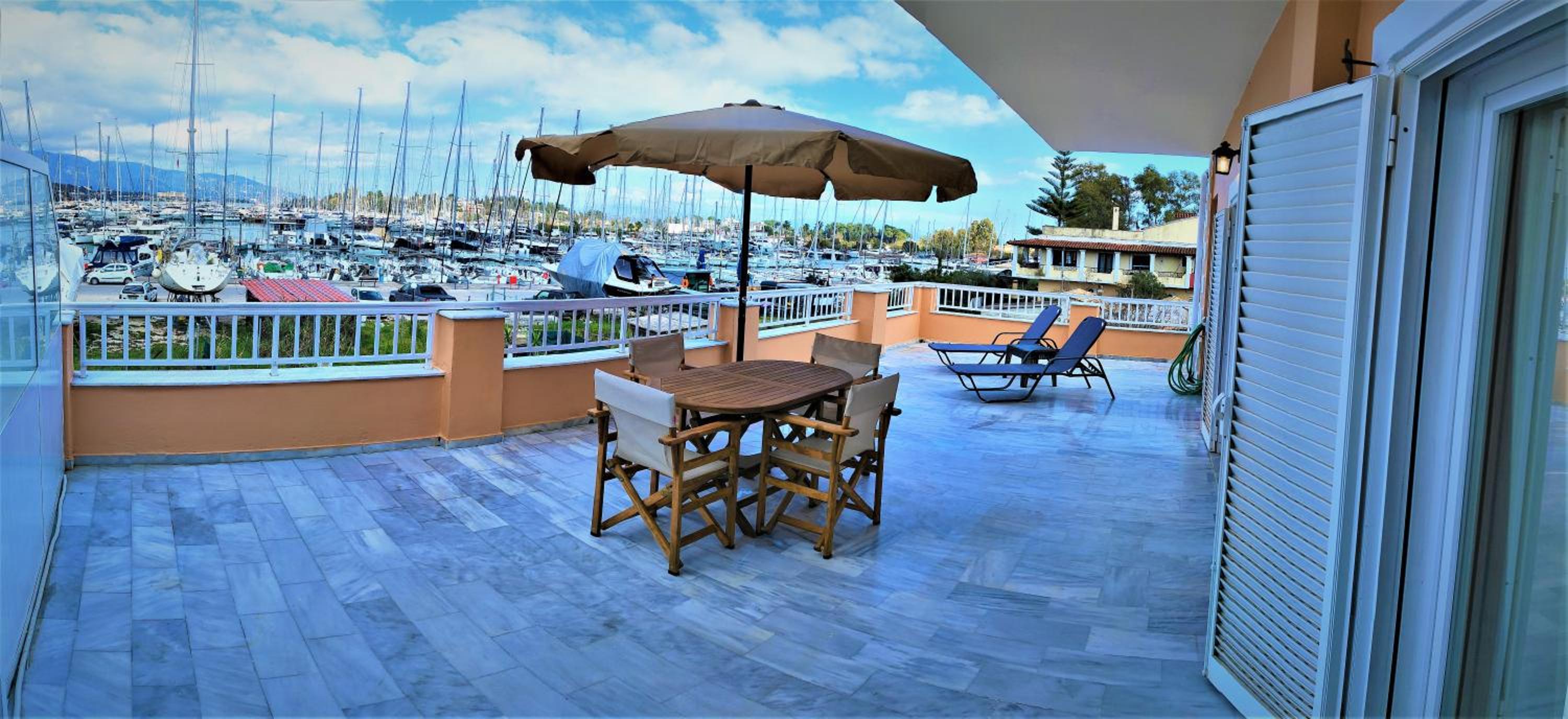 Christina's apartment 2 photo 5