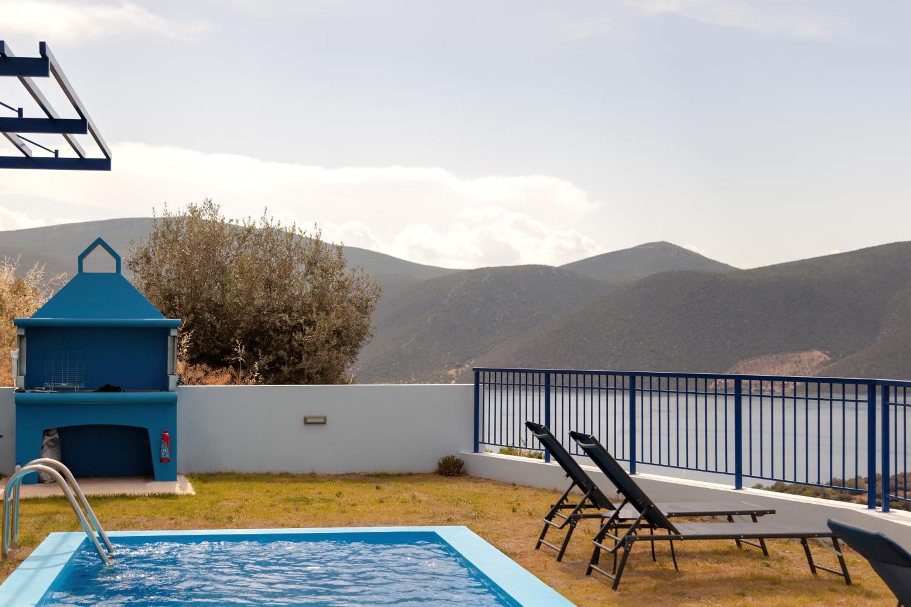 Skorponeria Bay Luxury Villas