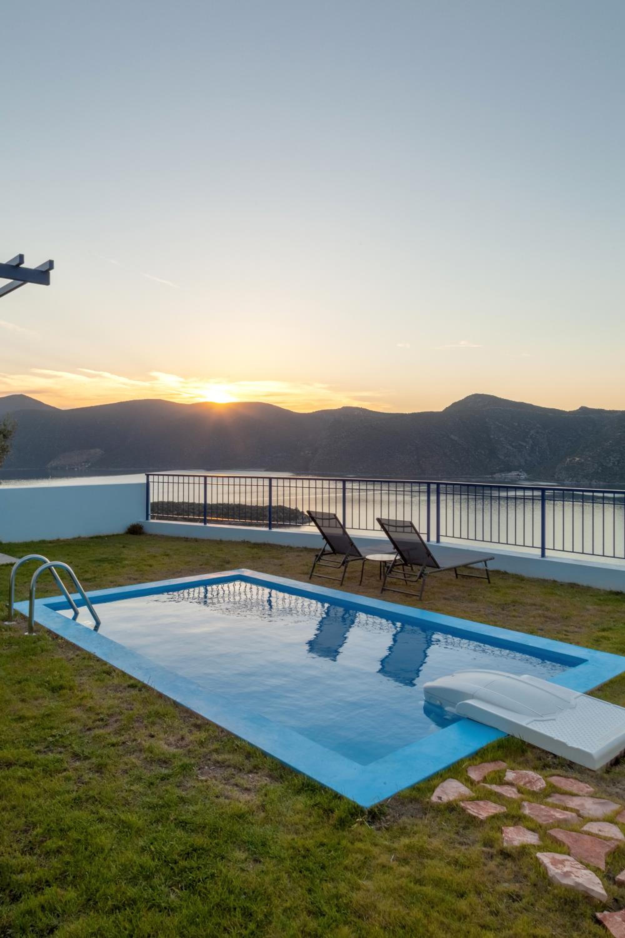 Skorponeria Bay Luxury Villas