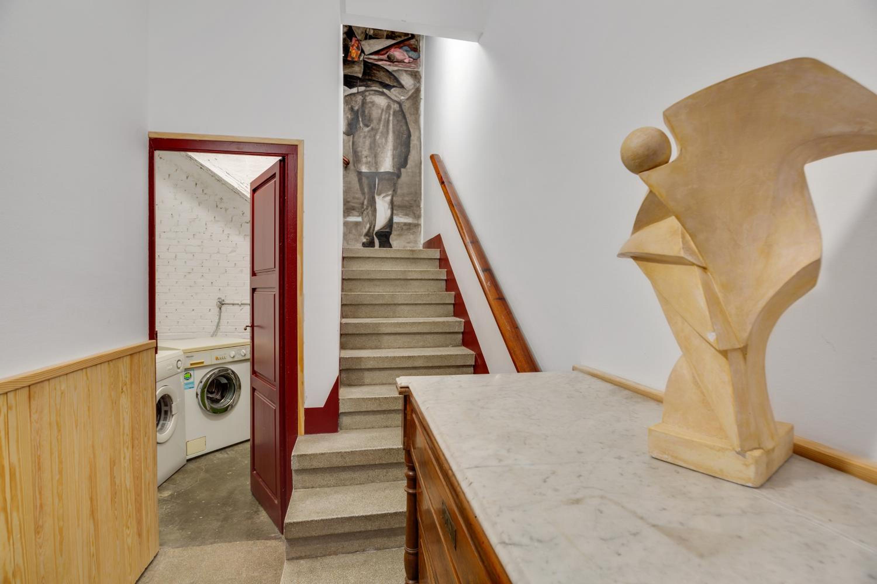 Contemporary Art House
