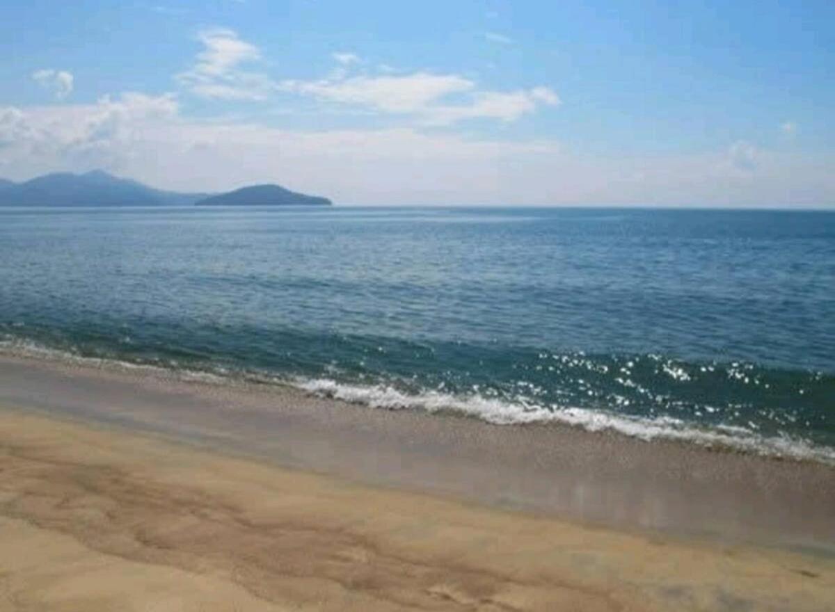 Casa de Praia Massaguaçu! Ao meio Áreas Arborizadas