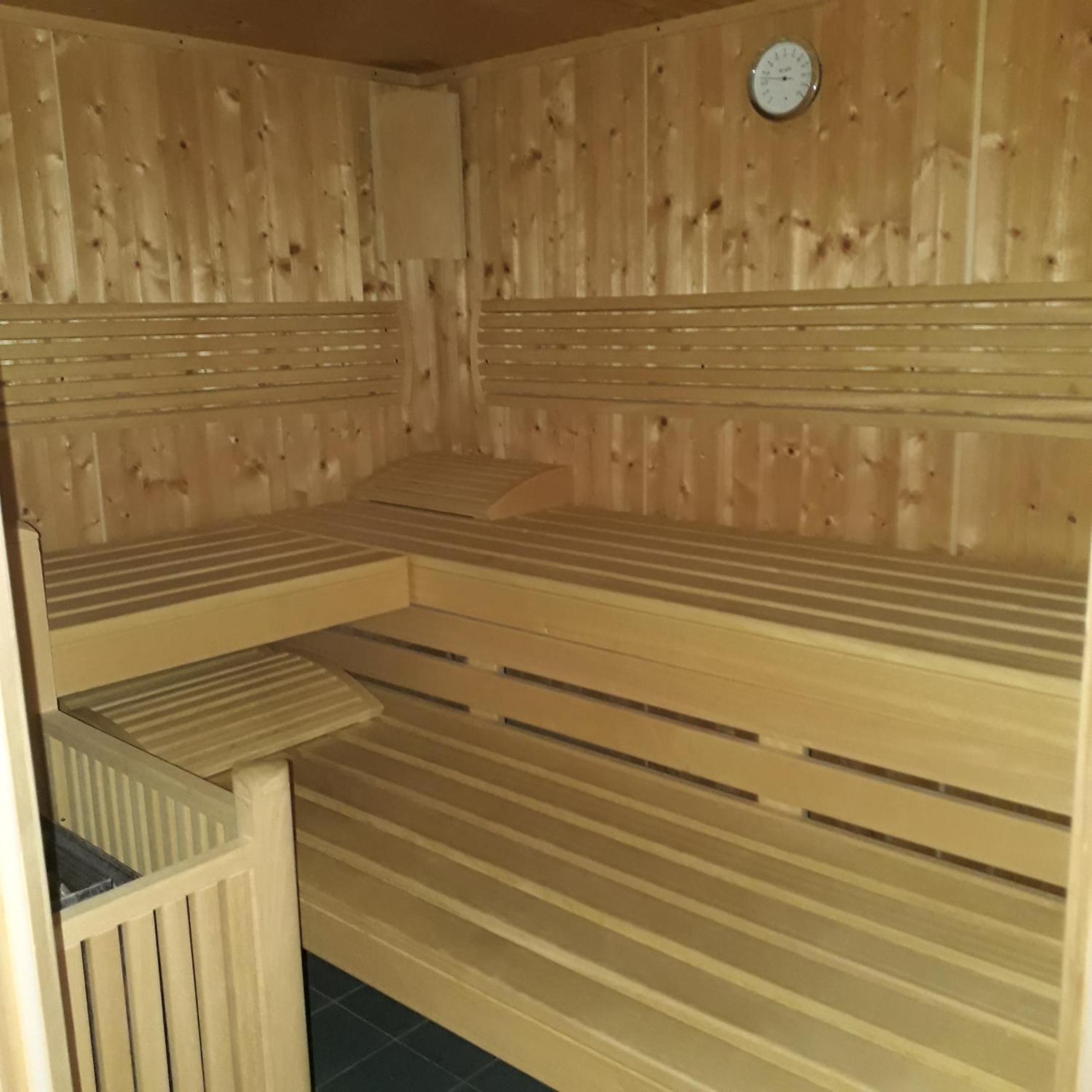 Traumblick und Komfort - lichtdurchflutete 85 qm Wohnung nahe Südstrand Göhren inklusive Schwimmbad und Sauna im AHOI Sellin
