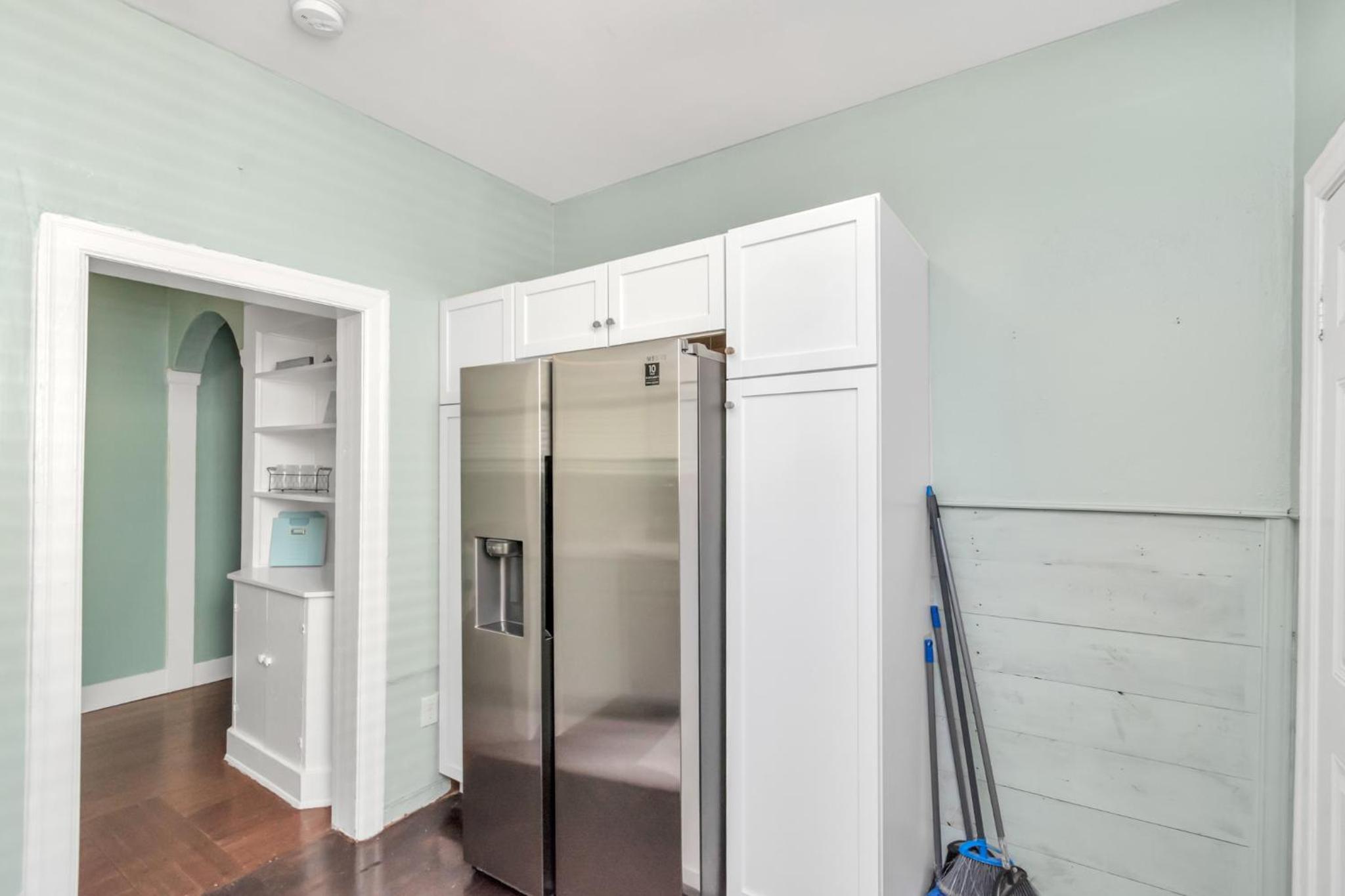 M Avenue Trio Whole Historic Triplex Sleeps 19 Walk to Galveston Beach view 5