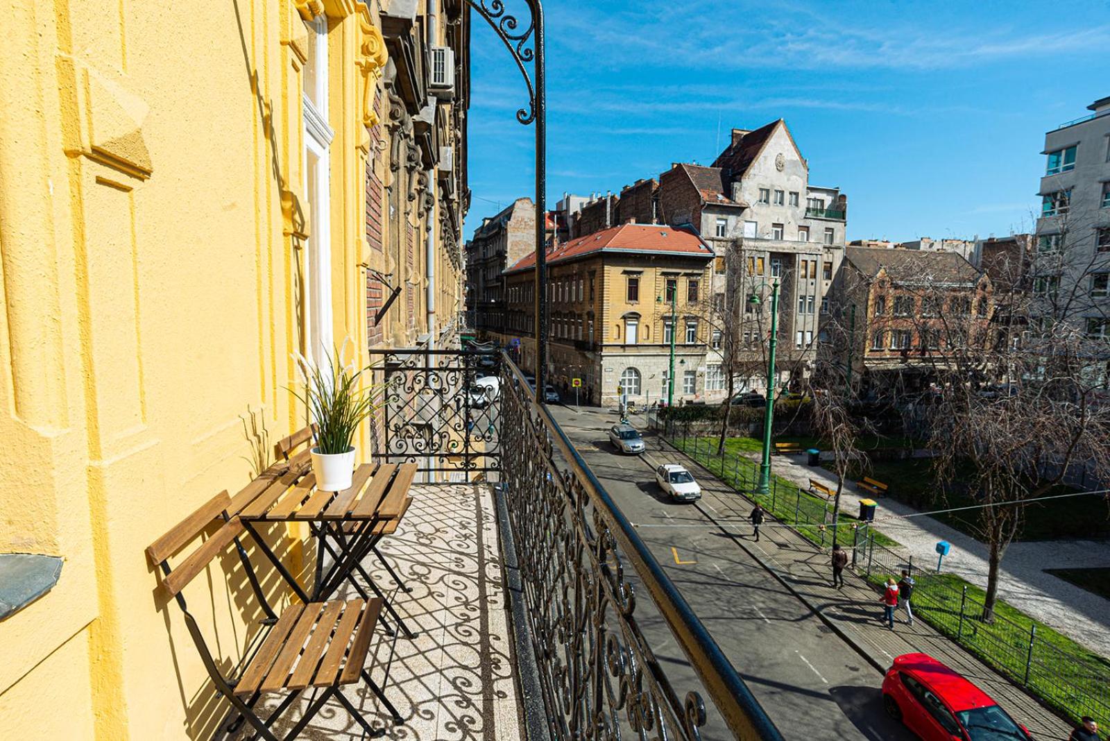 Terrace VuVu - Apartment with balcony in the heart of Budapest view 2