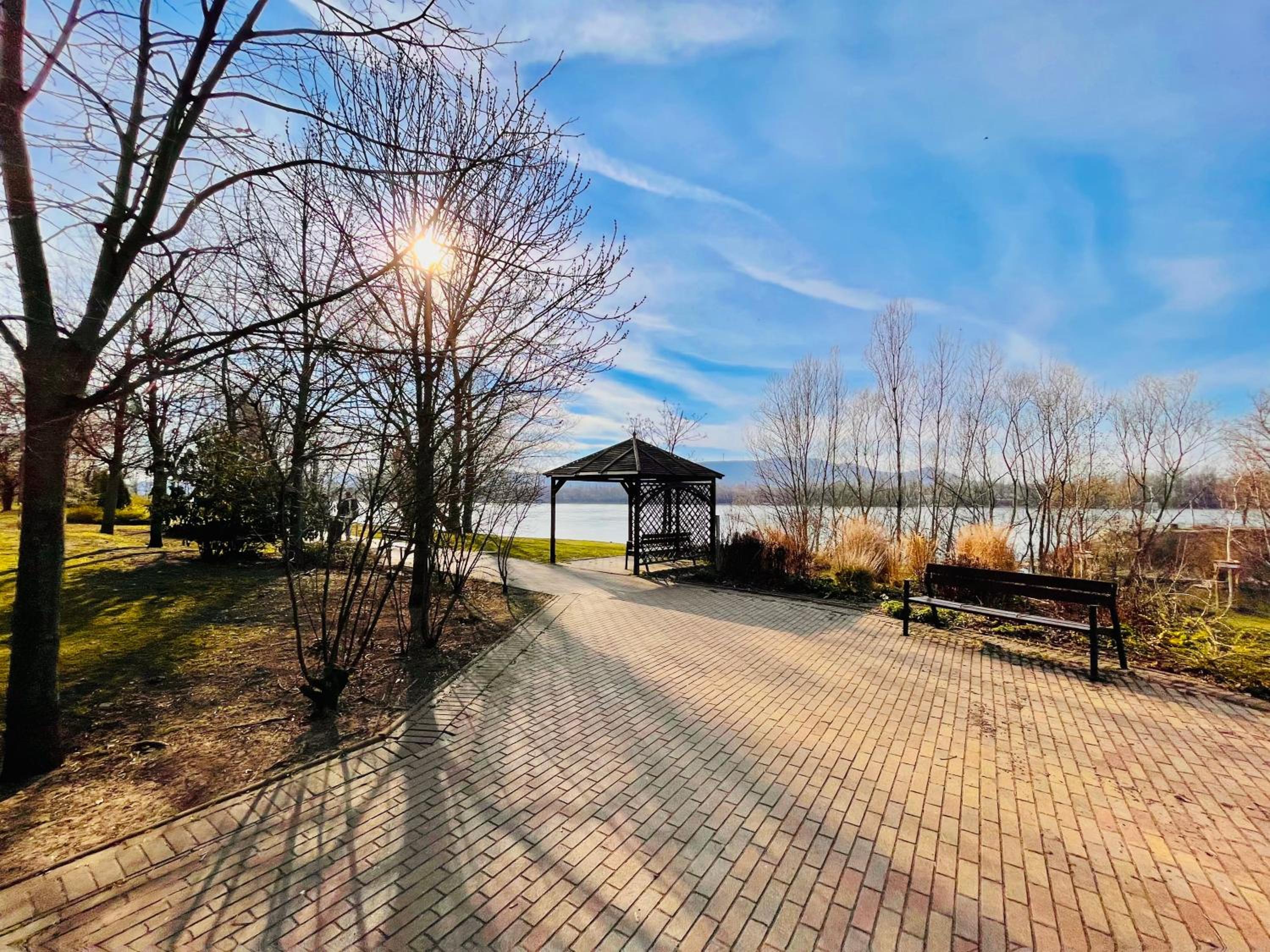 Marina Garden
