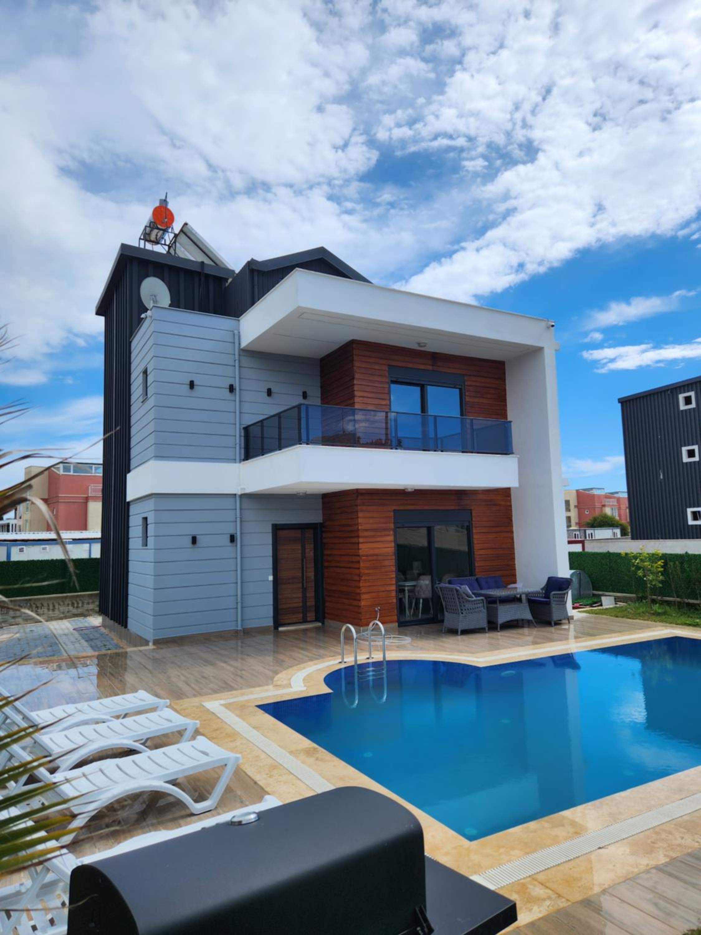 Incredible luxury villa 3 bedrooms and a hall view 5