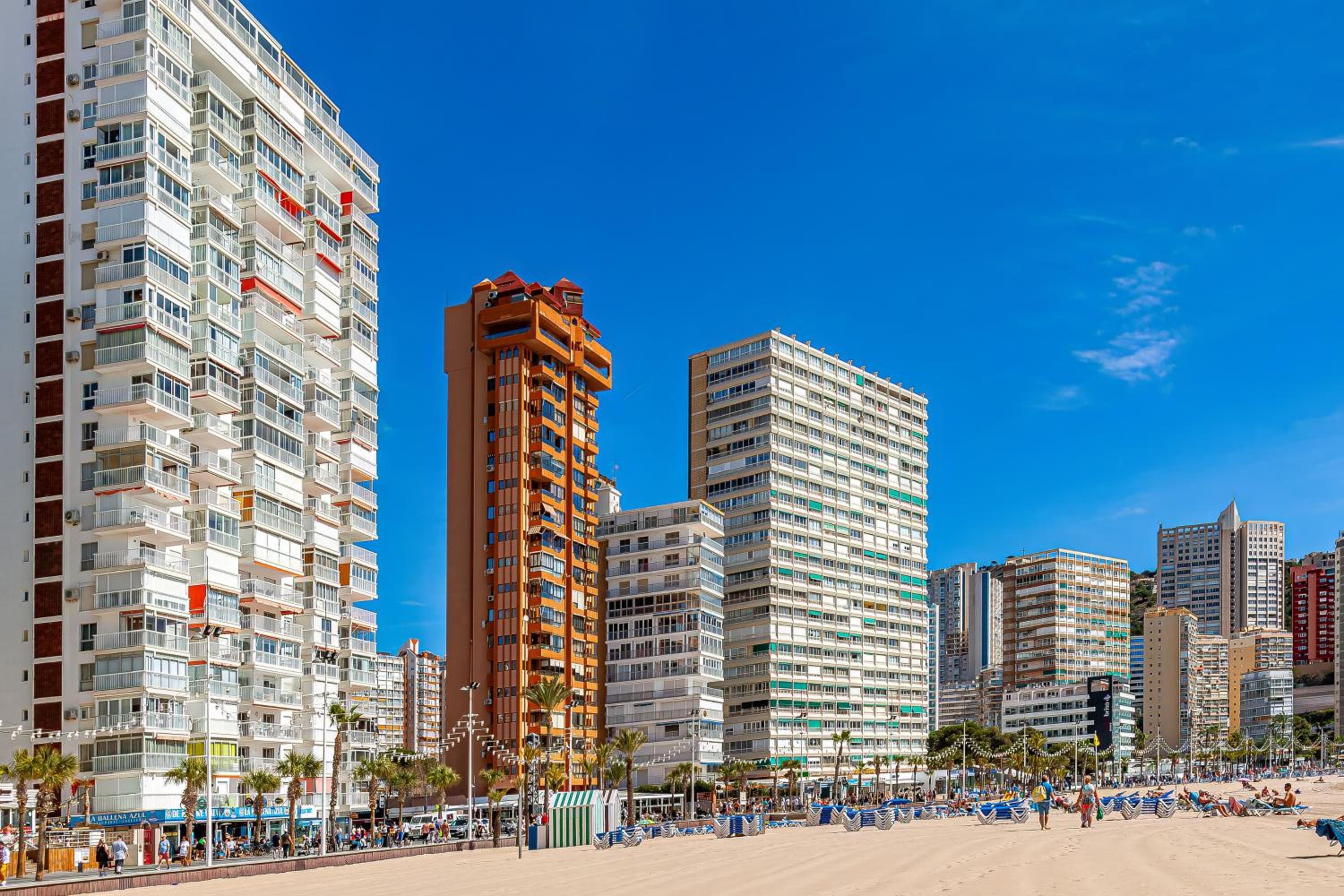 VIRGINIA Levante beach apartments