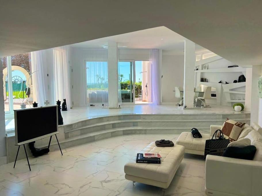 ESPECTACULAR Hogar en la playa MARBELLA