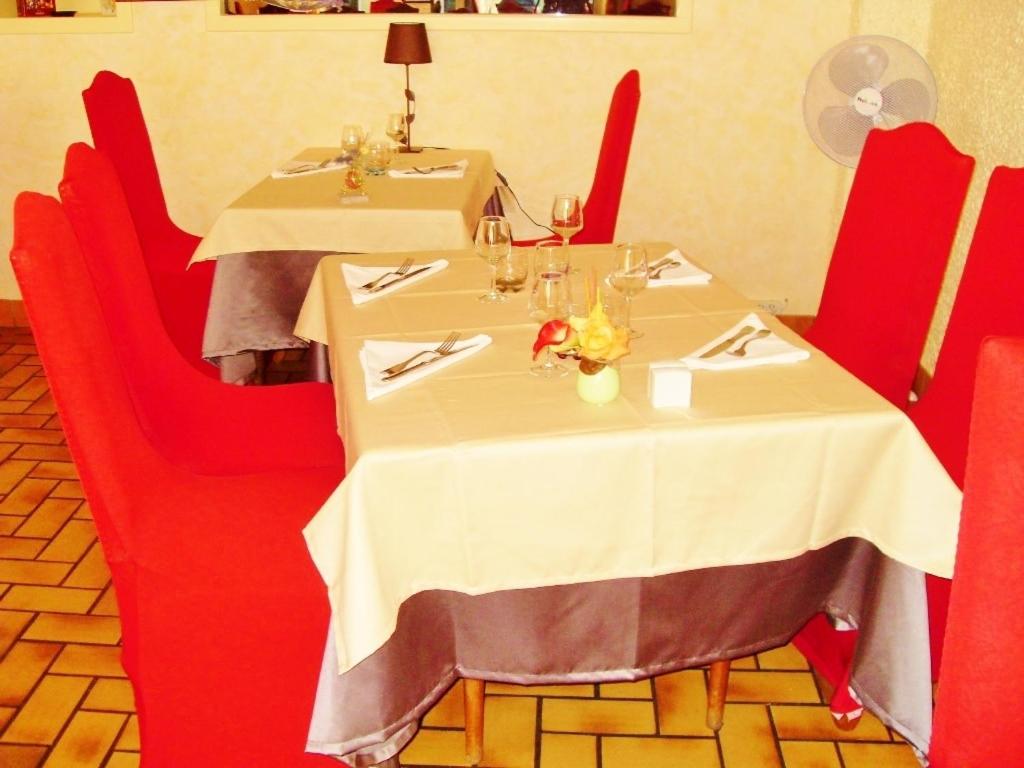 restaurant