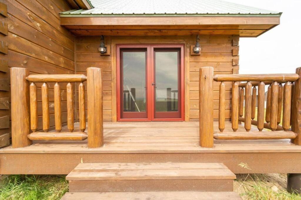 Tranquil 4-bedroom Glacier View Getaway
