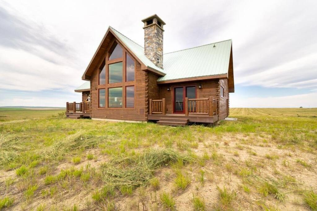 Tranquil 4-bedroom Glacier View Getaway