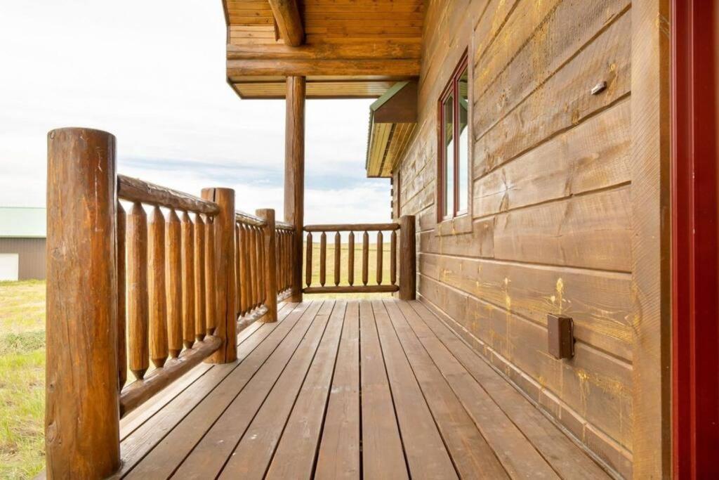 Tranquil 4-bedroom Glacier View Getaway