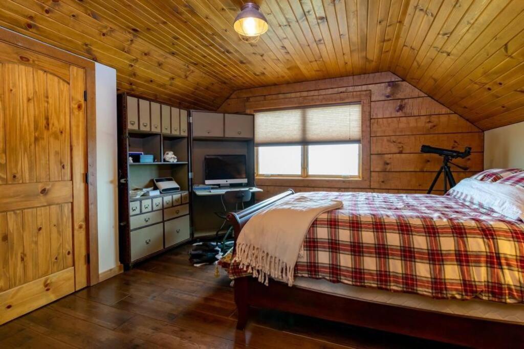 Tranquil 4-bedroom Glacier View Getaway