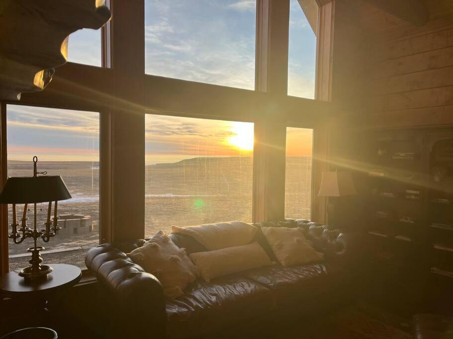 Tranquil 4-bedroom Glacier View Getaway