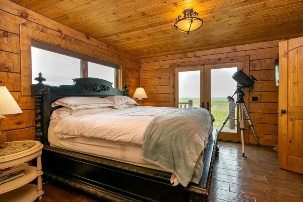 Tranquil 4-bedroom Glacier View Getaway