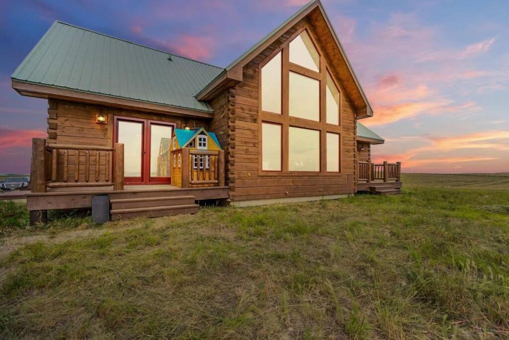 Tranquil 4-bedroom Glacier View Getaway