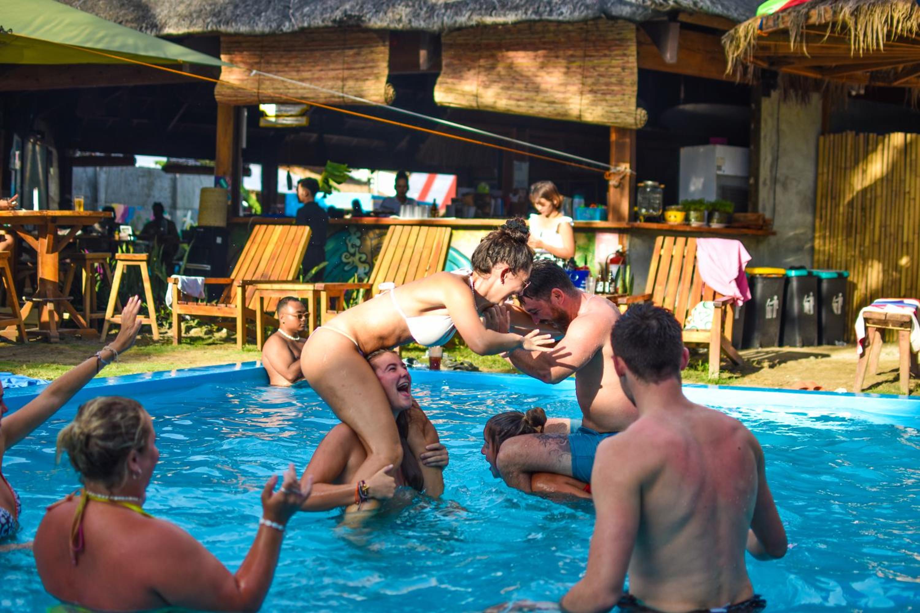 Mad Monkey Hostel Siargao 149