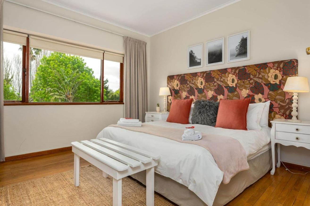 Valley Heights Guest House and B & B