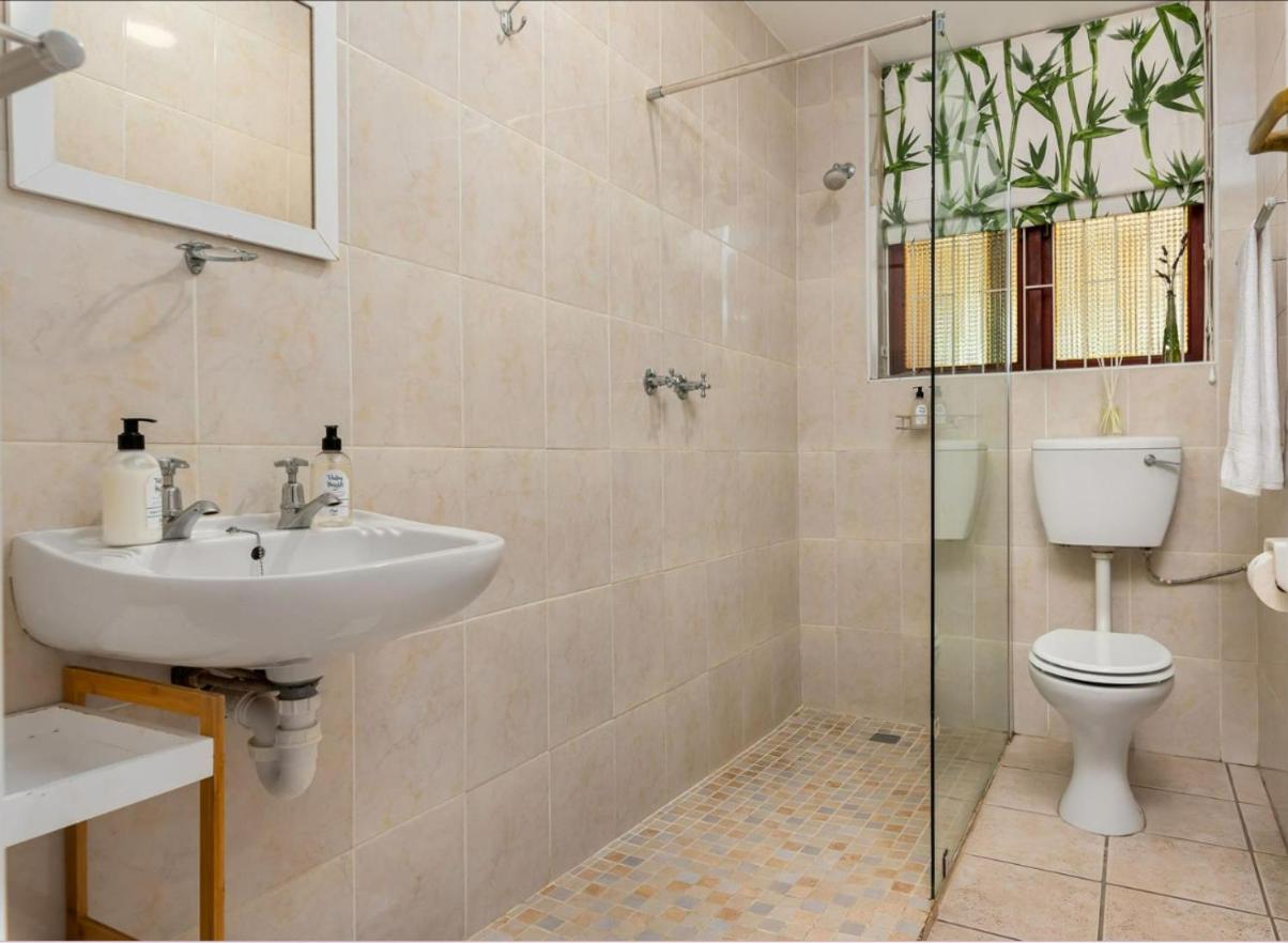 Valley Heights Guest House and B & B