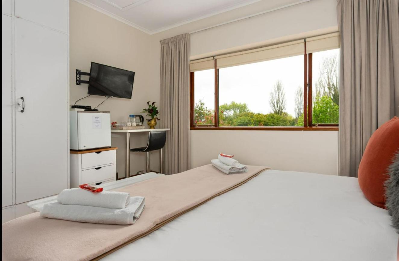 Valley Heights Guest House and B & B
