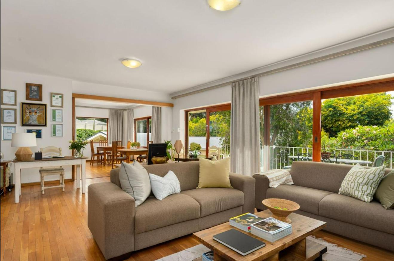 Valley Heights Guest House and B & B