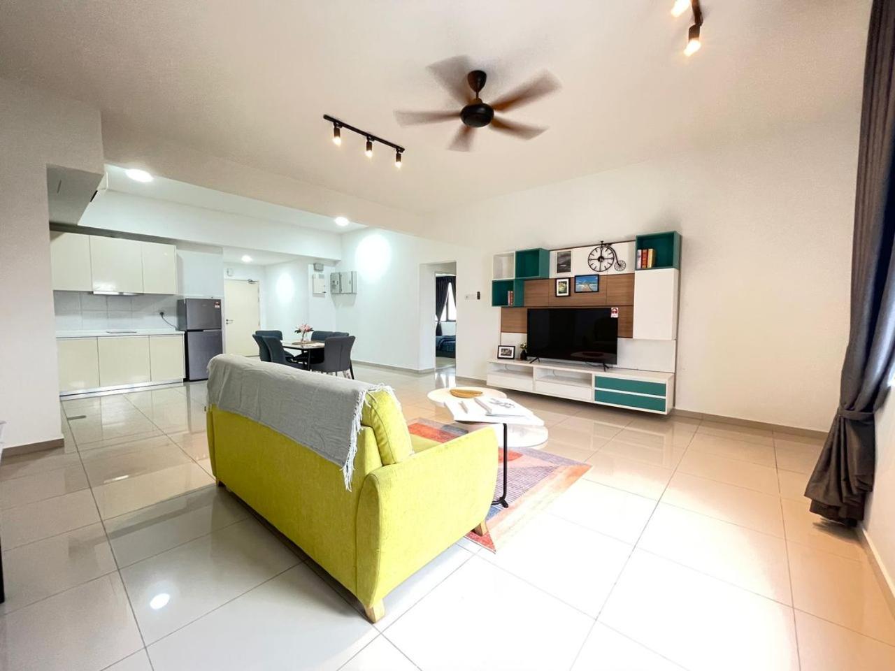 Family Cozy Homestay - Alpha IVF at Strand Mall photo 1