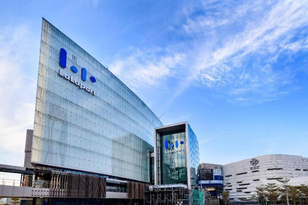 Lucentia Residences BBCC by StayHere