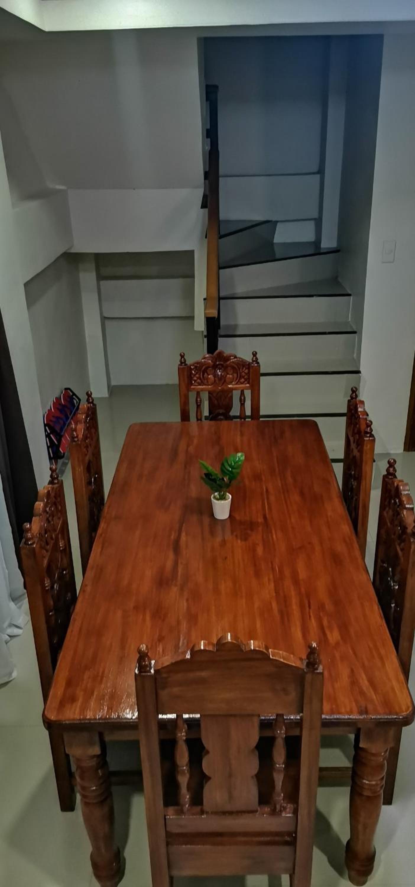 CHATEAU DE CHLOE - 3 Bedroom Entire Apartment for Large Group view 5