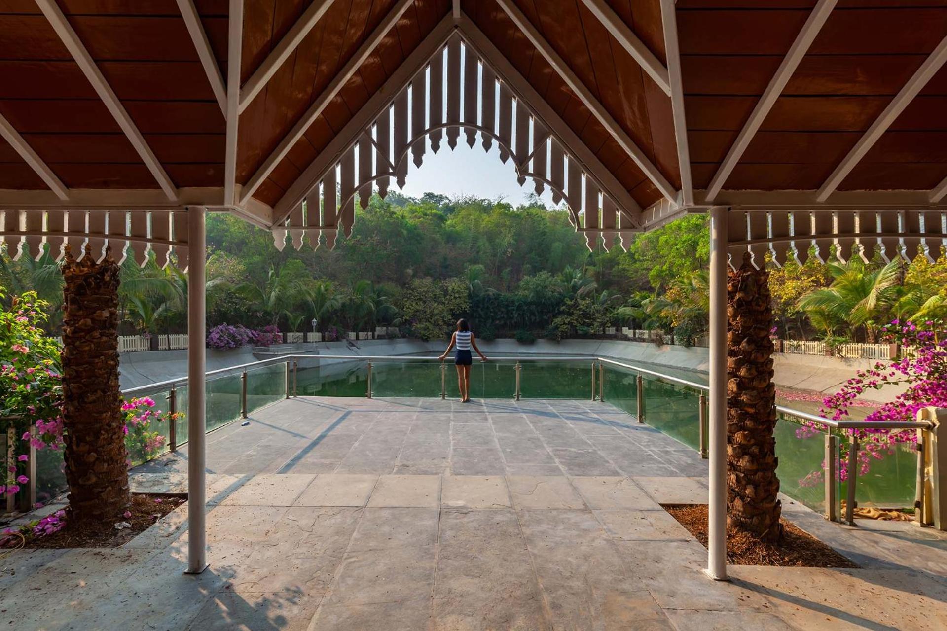 StayVista's Lush Villa - Rustic-Meets-Modern Interiors, Pool, Jacuzzi & Indoor activities view 4