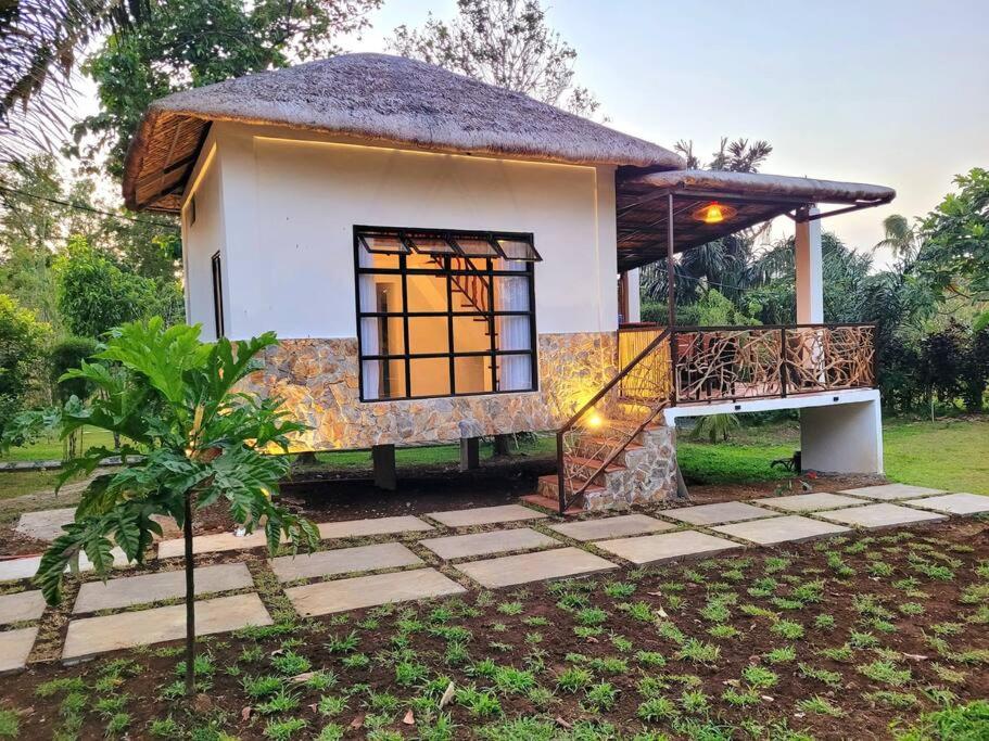 Cozy Cabin Casita Anahaw view 3