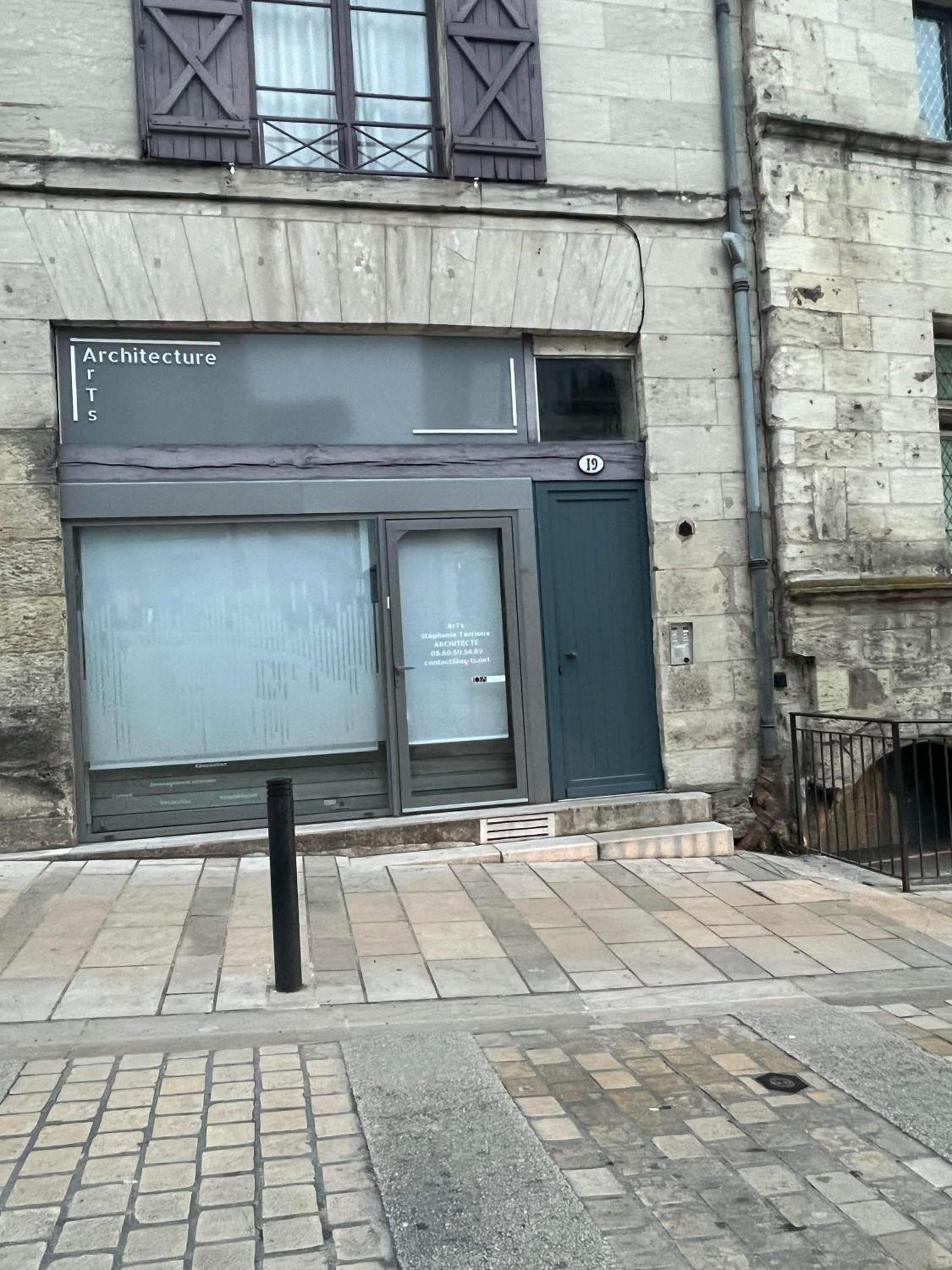 Maison DE LUR