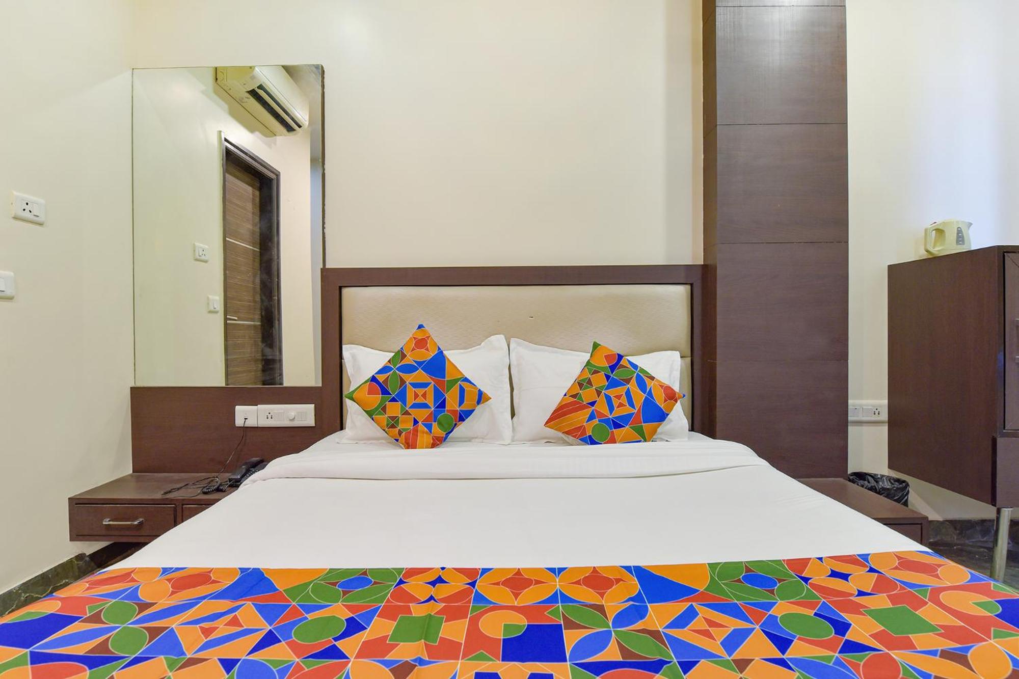 FabHotel Resolute