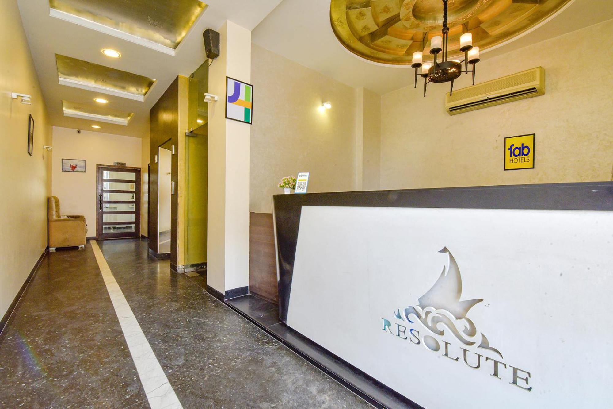 FabHotel Resolute