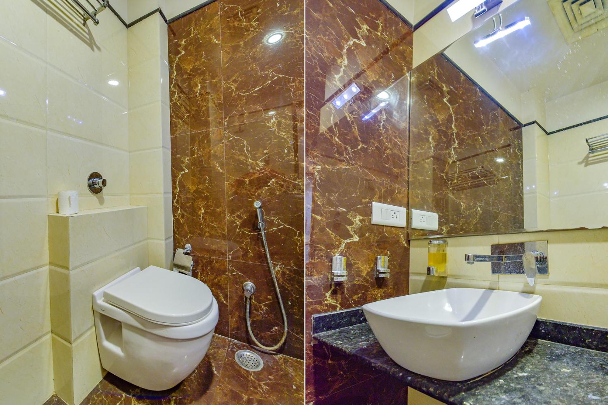 FabHotel Resolute