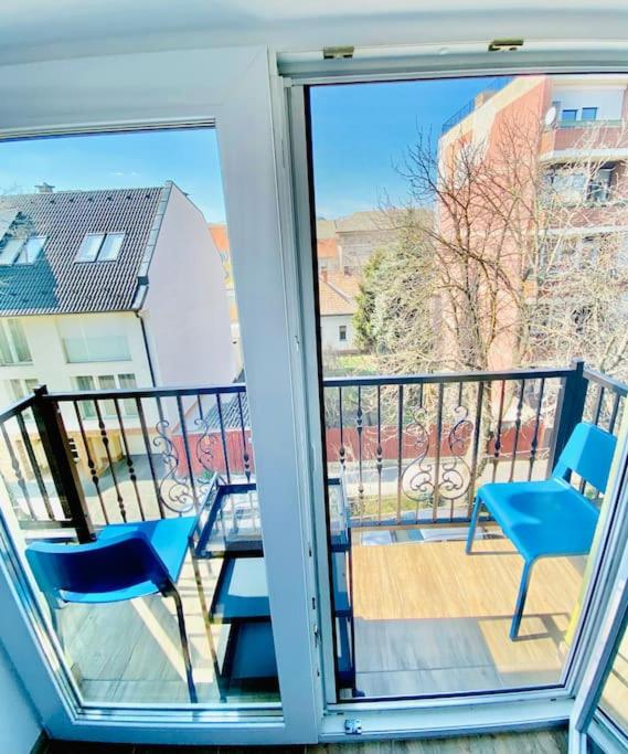 Lemon Premium Apartment view 4
