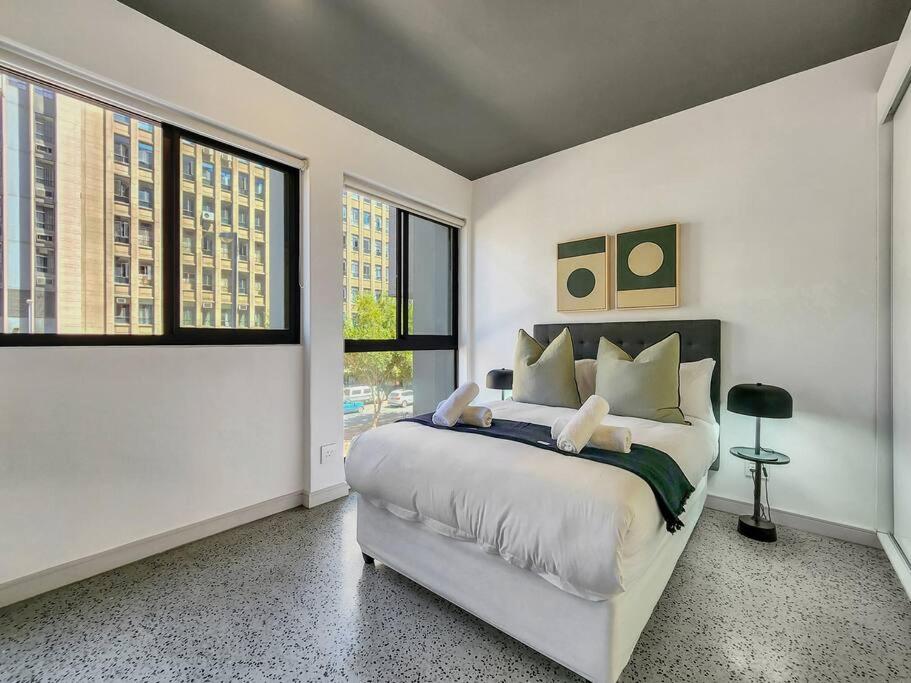 Modern, secure, spacious, L/shedding free-pool view 2