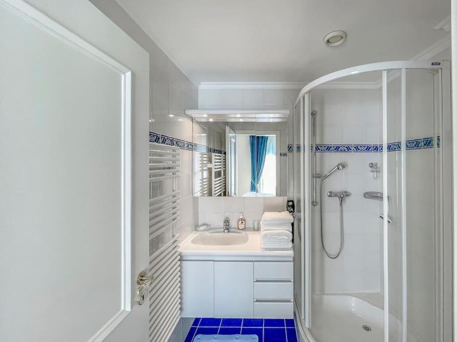 Forum Luxury Apartment Lake View